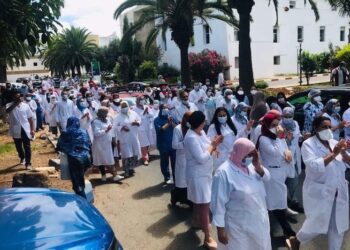 الممرضون المغاربة يخلدون يومهم العالمي  بإضراب وطني واحتجاجات  أمام المديريات الجهوية للصحة ووقفة أمام البرلمان