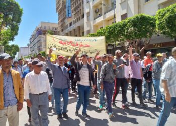 من مكناس نقابةالـ”CDT”تدعو المغاربة للاحتجاج على الغلاء وتعتبر الشارع هو الحل((الفيديو))