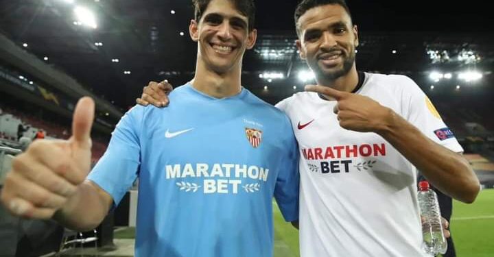 المغربيان ياسين بونو ويوسف النصيري في نهائي الدوري الأوروبي بين إشبيلية الإسباني و نادي روما الايطالي