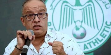 تفاصيل”السقطة المدوية”لإمبراطور”عمال النظافة”من على كرسي الرجاء البيضاوي عانى كثيرا للوصول إليه
