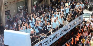 بعد غياب دام 15 سنة..مغاربة يعيدون نادي لوهافر الى الدوري الفرنسي”ليغ1″