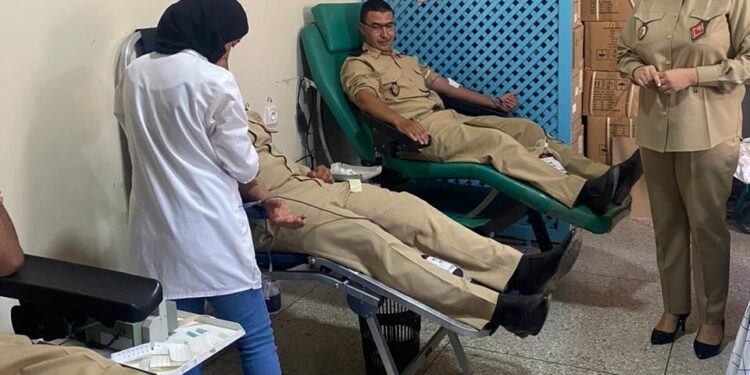 بني ملال: عناصر القوات المساعدة تتبرع بالدم لصالح ضحايا “زلزال الحوز”
