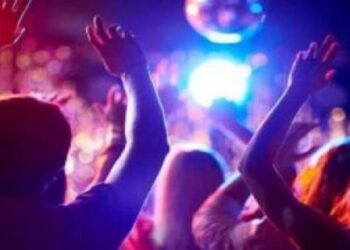 فاس : مقاهي للشيشة تتحول لملاهي ليلية صاخبة تروج جميع الممنوعات ((فيديو))