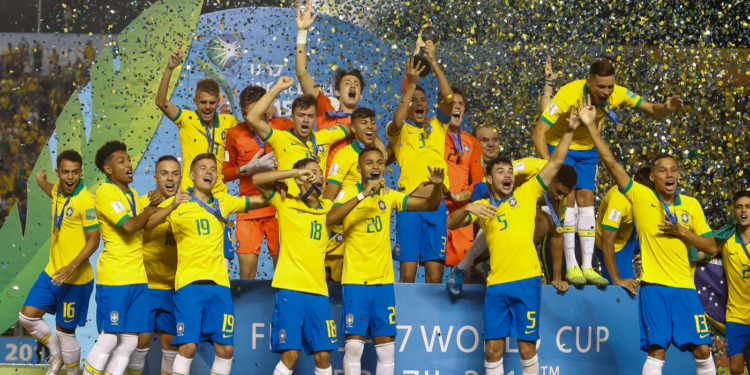 slider_1699369972Bresiliens-fetent-titre-champions-monde-moins-17-17-novembre-2019-Gama_0 - الميادين نيوز الكاب U17 : هزيمة حامل اللقب منتخب البرازيل أمام إيران.. والأرجنتين تتعثر أمام السينغال