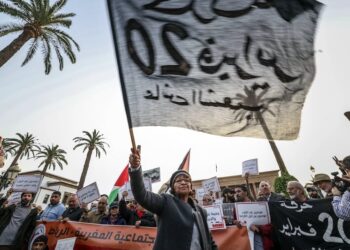 الذكرى 13 “لحراك 20 فبراير”.. دعوات “لتطهير السياسة من الفساد” وتنديد بالغلاء وتراجع في حريات التعبير