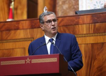 موقف محرج لرئيس الحكومة: 77% من التلاميذ غير قادرين على قراءة نص عربي.. وأخنوش يواجه نفس الصعاب  بمجلس النواب (+ فيديو)