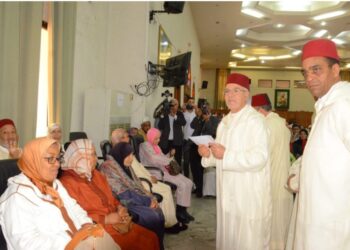 مكناس : لجنة من الحجابة الملكية توزع هبات ملكية على معوزين