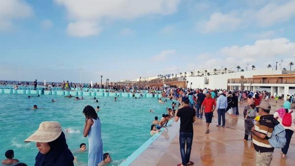 مع اقتراب الصيف : جدل حول قرار وزارة لفتيت استبدال مياه المسابح مرة في السنة