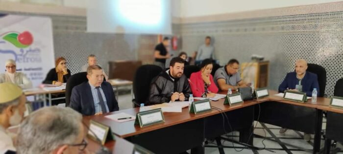 خاص: رئيس جماعة صفرو من “الأحرار”يواجه شكاية “بتزوير”شواهد الحضور استفادت منها رئيسة لجنة المالية من فيدرالية اليسار الديمقراطي