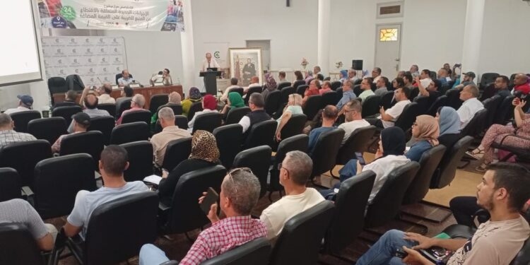 فاس : المديرية الجهوية للضرائب و غرفة التجارة والصناعة والخدمات في جولة جديدة مع المستجدات الضريبية .. اقتطاع الـ”TVA” من المنبع