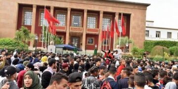 شكيب بنموسى وسط نيران مدفعية  “المقصيين من مباراة التعليم” .. اتهموه بمعاكسة الدستور وقانون الوظيفة العمومية