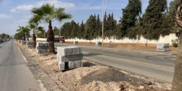 في غياب المراقبة .. شركات أشغال تهيئة الطرق والمساحات تحول فاس إلى أوراش عشوائية (+ فيديو)