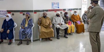 المتقاعدون الأرامل يفاجؤون باقتطاعات مالية من معاشاتهم وسط انتظارهم لإعفاء من الضريبة على الدخل