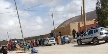 نساء يحتجن ببني تجيت ..لوائح أعوان السلطة لقفة رمضان تتسبب في غضب المقصيين