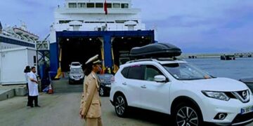 الباخرة الاسبانية”أرماس”تعود لتعزيز ربط الحسيمة بموتريل وسط مطالب المهاجرين المغاربة بتجويد الخدمة