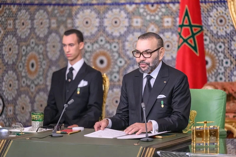 الملك يضع السياسات العمومية للحكومة تحت المجهر.. نبه إلى مظاهر الفقر ...