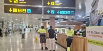 انهيار جزئي لسقف مقهى في مطار ألميريا الإسباني دون تسجيل إصابات