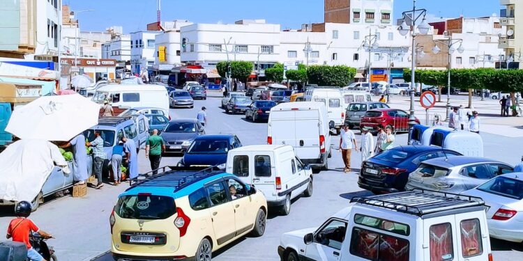 إمزورن تنتعش صيفاً بحركة تجارية تزامناً مع عودة الجالية