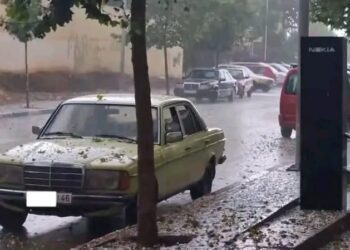 عاصفة رعدية محملة بالأمطار والبرد بجماعة إيساكن بالحسيمة