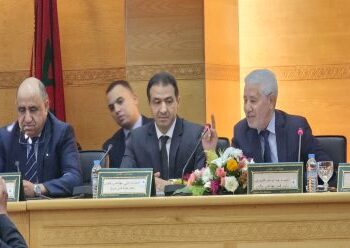 بالفيديو: المعارضة تُشهر في وجه مكتب مجلس جهة فاس مصاريف أحدثت ثقوبا بالميزانية