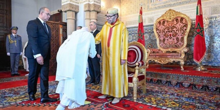 أخيرا الملك يستقبل الولاة والعمال الجدد إيذانا بقرب مراسم تنصيبهم للشروع في أداء مهامهم