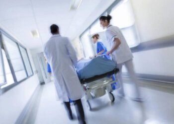 وزارة الصحة تُطلق مباراة توظيف 800 ممرضا وتقنيا صحيا بفاس والرباط والدار البيضاء وأكادير