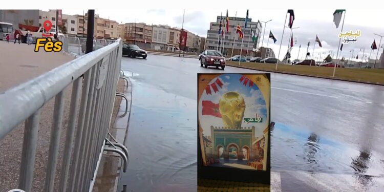 ويتواصل مسلسل اختلالات تهيئة فاس الافريقية والمونديالية .. انهيار أرضي بالأرصفة المجاورة للملعب الكبير بفاس