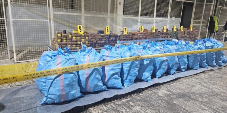 إجهاض محاولة تهريب أزيد من 8 أطنان من مخدر الشيرا قادمة من الرباط مخبأة داخل قضبان بلاستيكية