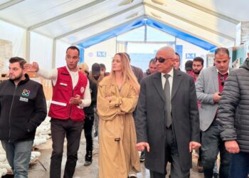 الممثلة الأمريكية أنجلينا تزور جرحى قطاع غزة وتنعت شعار حقوق الانسان العالمي “بالكاذب”.. وزراء خارجية دول عربية يحذرون من الانهيار الإنساني المتسارع