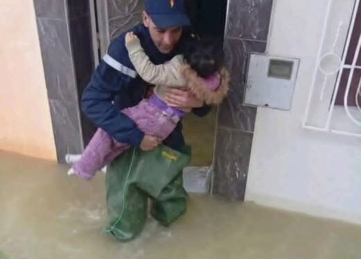 فيضانات وسيول غير مسبوقة تُغرق القصر الكبير ..حوالي 6 آلاف أسرة تضررت مساكنها تحتاج للإيواء