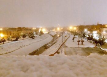 وجدة تتوشح بالبياض على وقع ثلوج غابت منذ نهاية الثمانينات من القرن الماضي