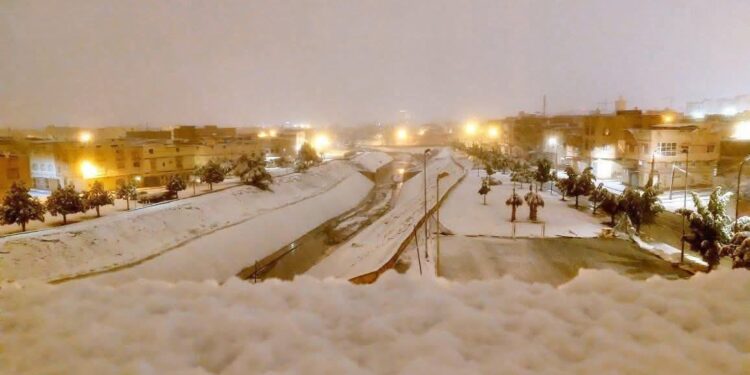 وجدة تتوشح بالبياض على وقع ثلوج غابت منذ نهاية الثمانينات من القرن الماضي
