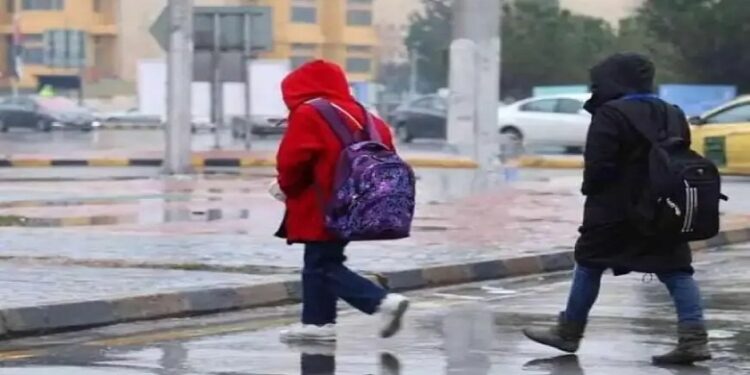 موجة جديدة من الاضطراب الجوي بالمغرب.. الداخلية تحذر ومديريات التعليم تُعلق الدراسة بعدد من المناطق