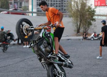 فاس بعد الإفطار(فيديو): تفشي ظاهرة السياقة الاستعراضية للدراجات النارية والسيارات.. والمشاهد من شارع مولاي رشيد(طريق صفرو)