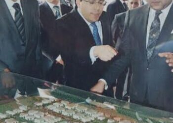 العلمي-و-غنام-يقدمان-للملك-مشروع-باديس-بالحسيمة-