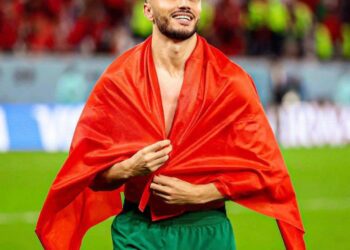 عبر رسالة مؤثرة.. العميد رومان سايس يُعلن الإعتزال دوليا