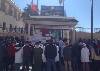 مولاي يعقوب.. أساتذة التعليم الأولي يحتجون أمام المديرية الإقليمية للتعليم