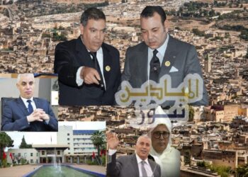 الصورة مركبة ..الملك محمد السادس وبجانبه وزير الداخلية وفي الإطار والي فاس المعفى الجامعي وواليها الحالي آيت الطالب