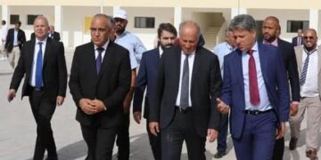 الوزير برادة ومدير أكاديمية جهة فاس في زيارة لإقليم الحاجب