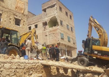 فاس : جدران الموت تحصد ضحايا جدد.. انهيار عمارة عشوائية من 4 طوابق  تخلف مؤقتا 5 قتلى من بينهم طفل