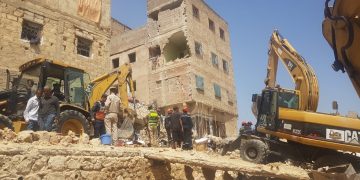 فاس : جدران الموت تحصد ضحايا جدد.. انهيار عمارة عشوائية من 4 طوابق  تخلف مؤقتا 5 قتلى من بينهم طفل