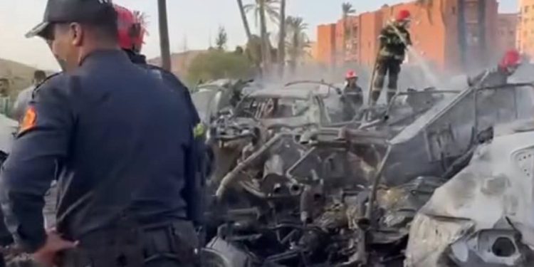 تفاصيل الحريق المهول بمراكش.. أتى على 39 سيارة و أشجار النخيل