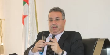 النيابة العامة تلمس 10 سنوات في مواجهة وزير السكن الجزائري السابق مع مصادرة جميع أملاكه