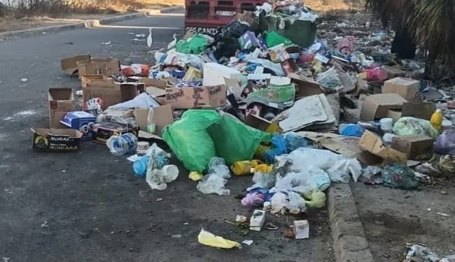 الوالدية تغرق في الأزبال مع انطلاق فصل الإصطياف