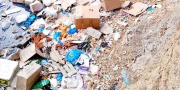 إقليم تازة(فيديو + صور): مع دخول الصيف.. أحياء تغرق في الأزبال وبيئة موبوءة  على مرأى ومسمع من السلطات والجماعات المعنية