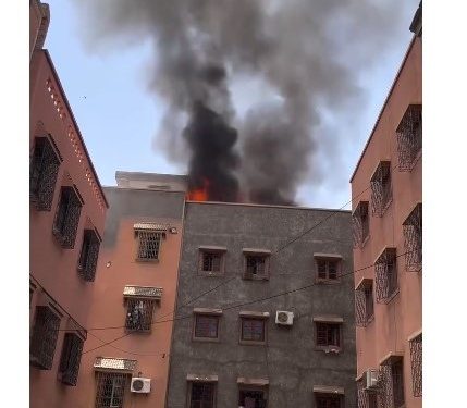 مراكش(بالفيديو): الارتفاع المهول في درجات الحرارة يتسبب في حريق بأسطح منازل عمارة سكنية