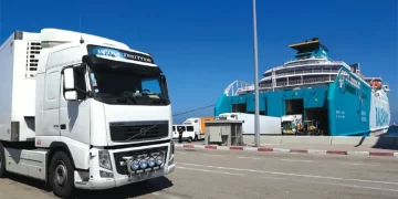تقارير: محنة الشاحنات المغربية للنقل الدولي للبضائع.. قوانين أوروبية صارمة تحول الرحلة إلى كابوس يومي