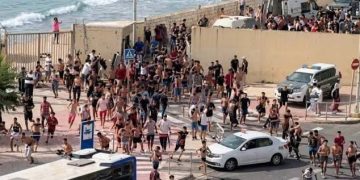 سبتة تحت  الضغط.. موجة عبور جماعية لشباب مغاربة سباحة تُشعل الإنذار