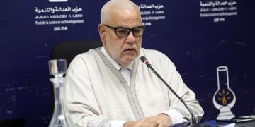 زلة لسان يعقبها اعتذار من بنكيران.. سحب عبارة “قندوح” استعملها متحدثا عن محيط الملك