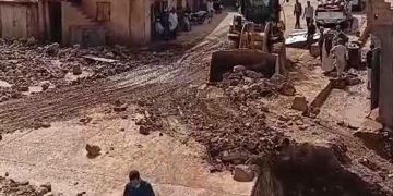 سيول تقطع الطرق بأزيلال